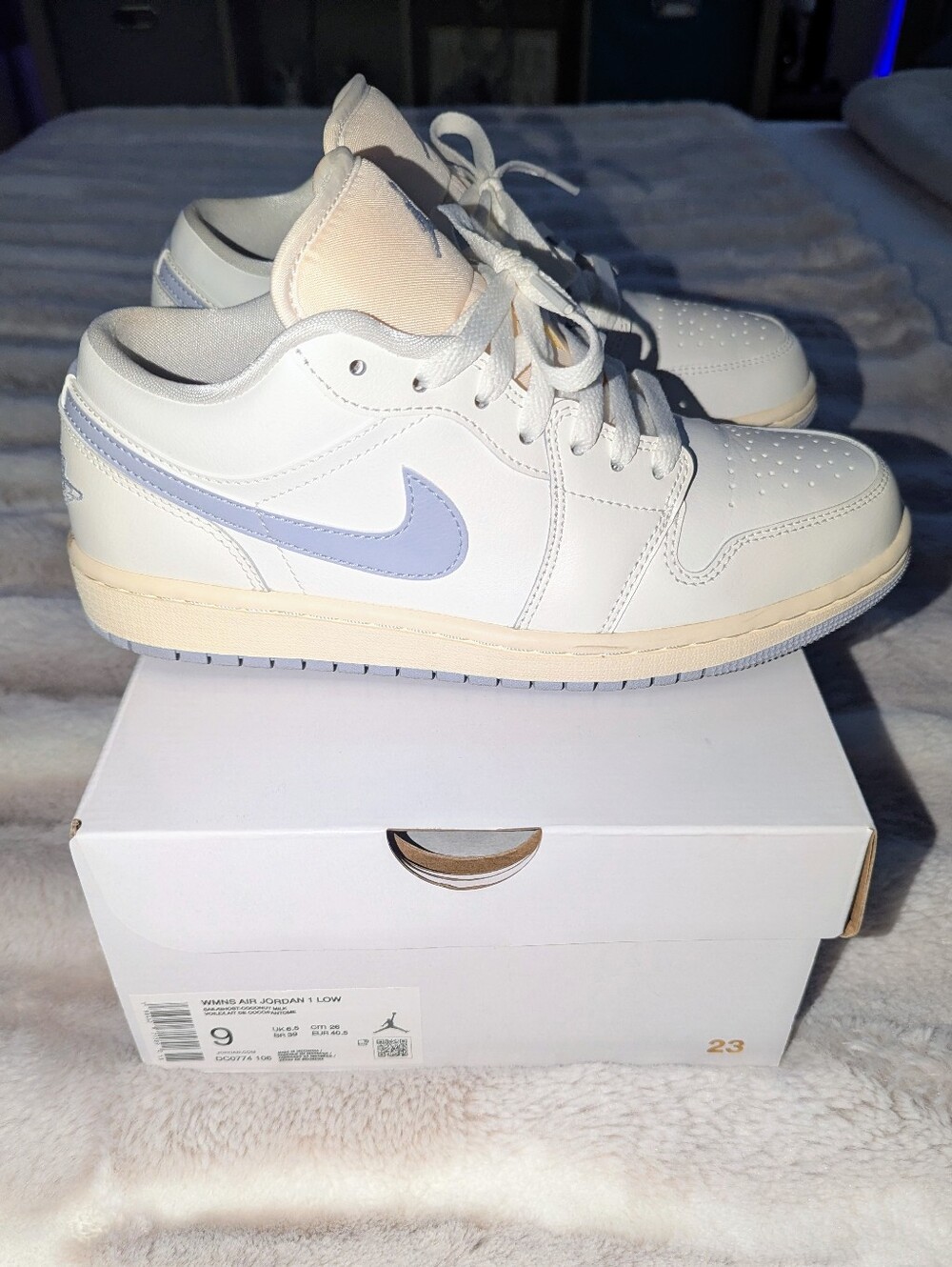 Women’s Air Jordan 1 Low Sail/Ghost/Coconut Milk Colorway Size 9 DC0774-106 - Picture 5 of 9